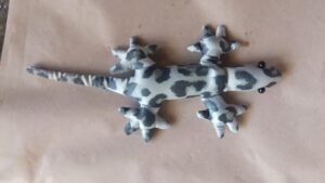 Gecko Sand Toy black and white Pattern