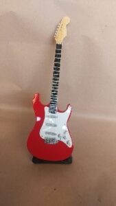 Miniatur Guitar with Stand