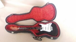 Miniatur Guitar With Bag